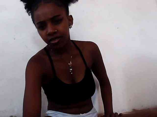 Elinah1 webcam