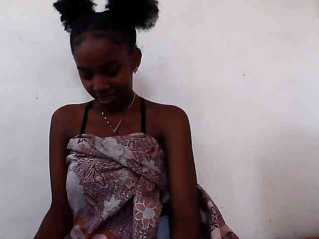 Elinah1 webcam