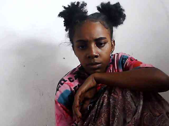 Elinah1 webcam