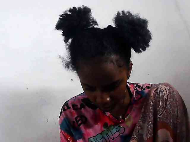 Elinah1 webcam