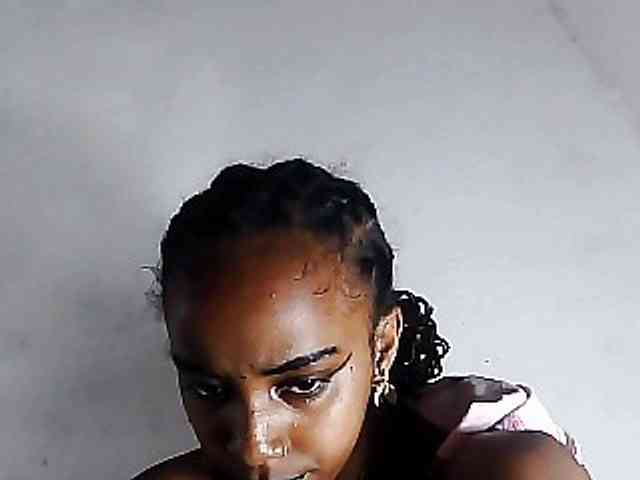 Elinah1 webcam