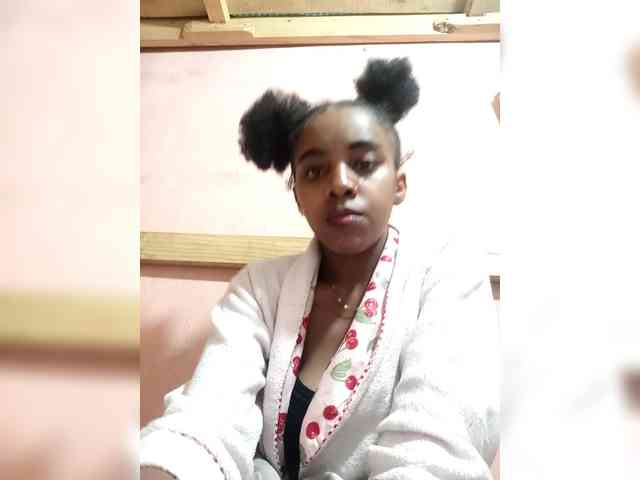 Elinah1 webcam