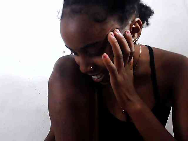 Elinah1 webcam