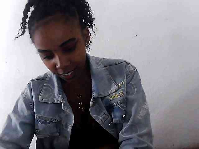 Elinah1 webcam