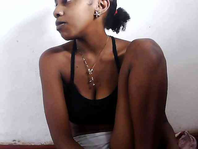 Elinah1 webcam