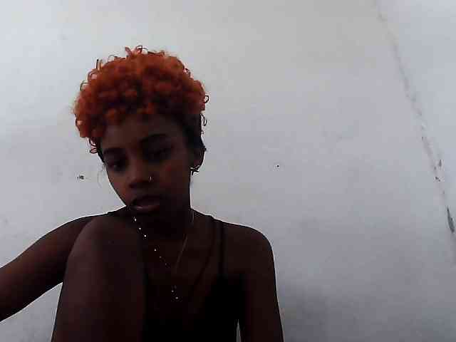 Elinah1 webcam