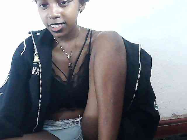 Elinah1 webcam