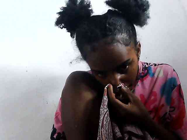 Elinah1 webcam