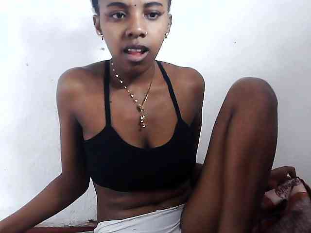 Elinah1 webcam