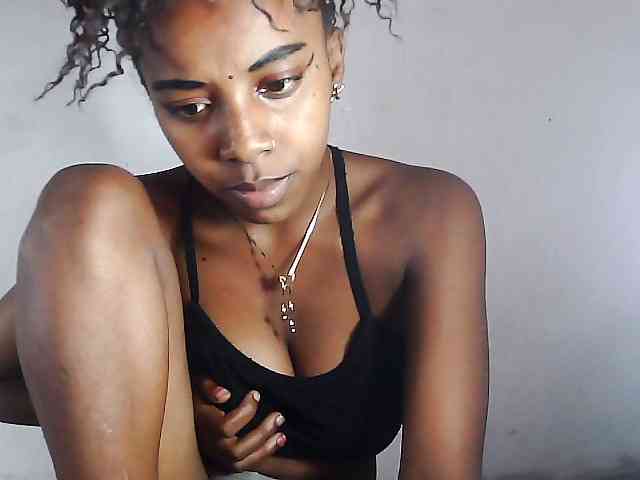 Elinah1 webcam