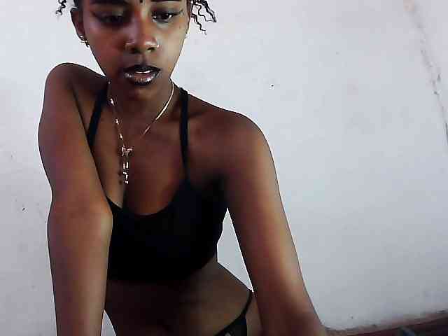 Elinah1 webcam
