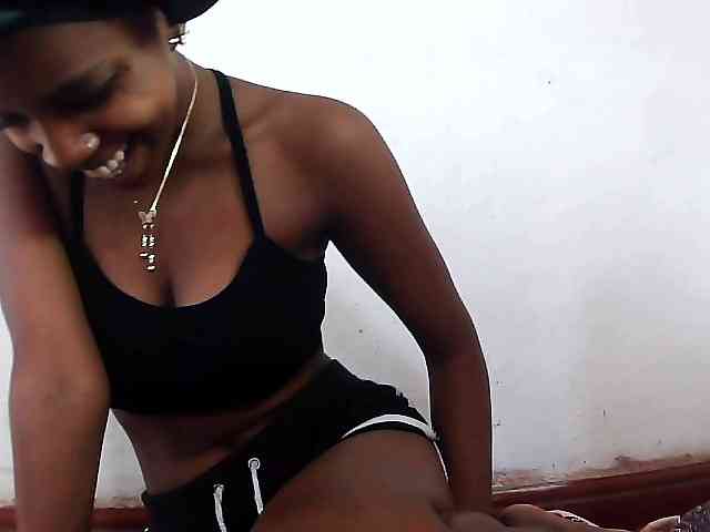 Elinah1 webcam