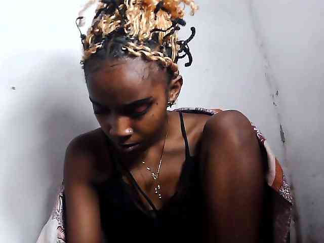 Elinah1 webcam