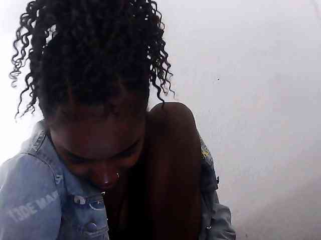 Elinah1 webcam