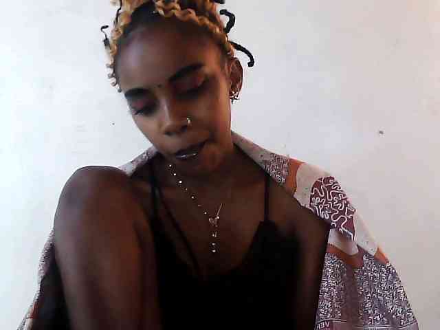 Elinah1 webcam