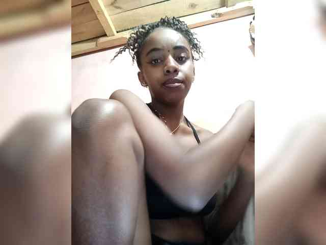Elinah1 webcam