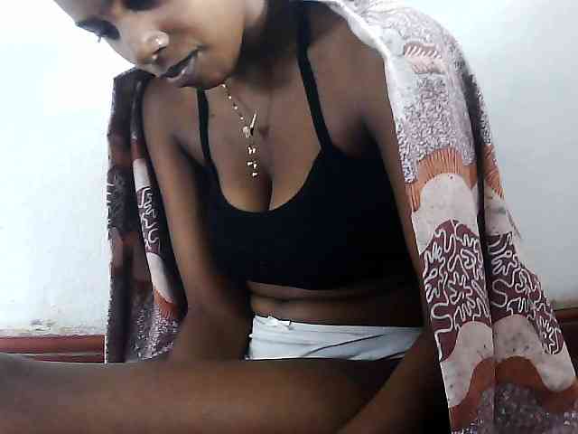 Elinah1 webcam