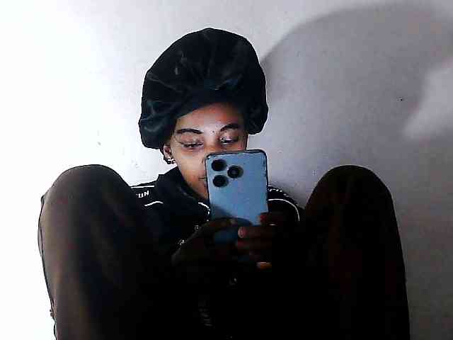 Elinah1 webcam