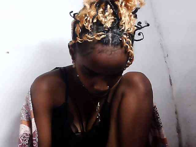 Elinah1 webcam