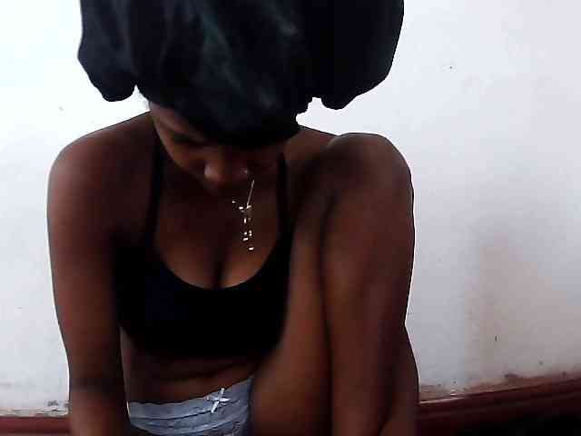 Elinah1 webcam