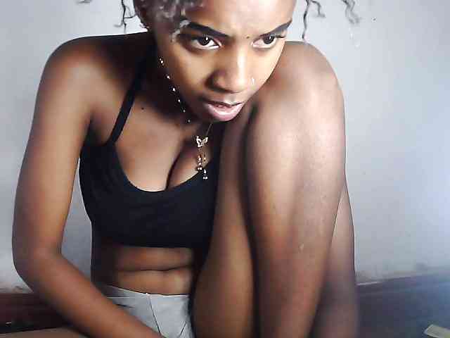 Elinah1 webcam