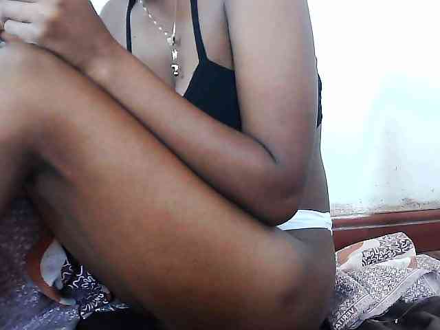 Elinah1 webcam