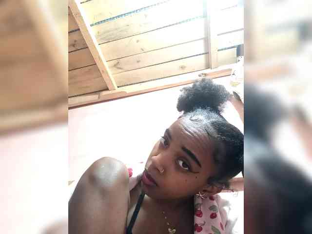 Elinah1 webcam