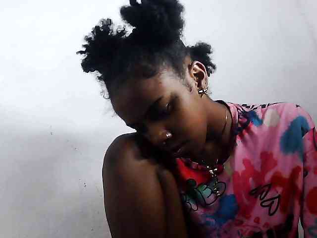 Elinah1 webcam