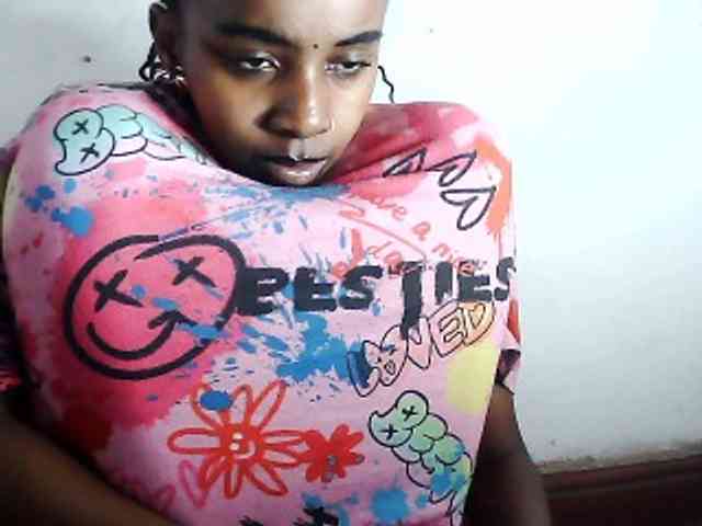 Elinah1 webcam