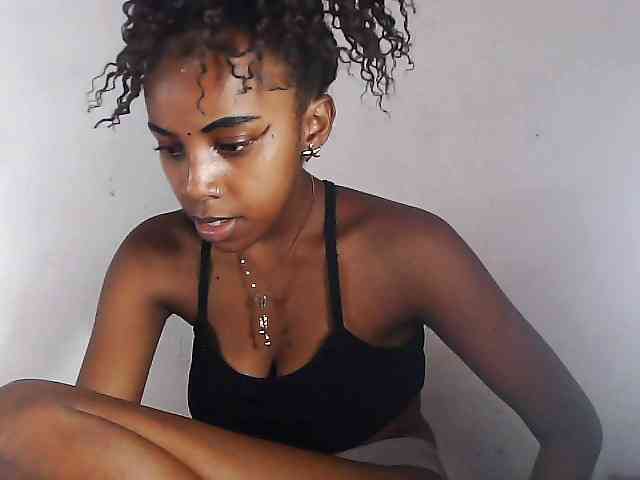 Elinah1 webcam