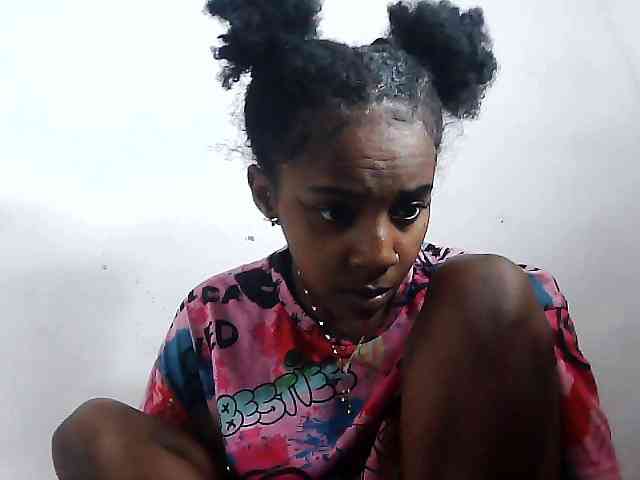 Elinah1 webcam