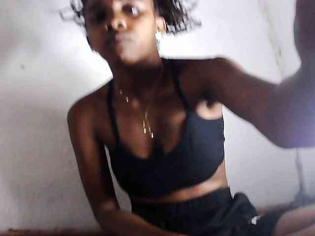 Elinah1 webcam