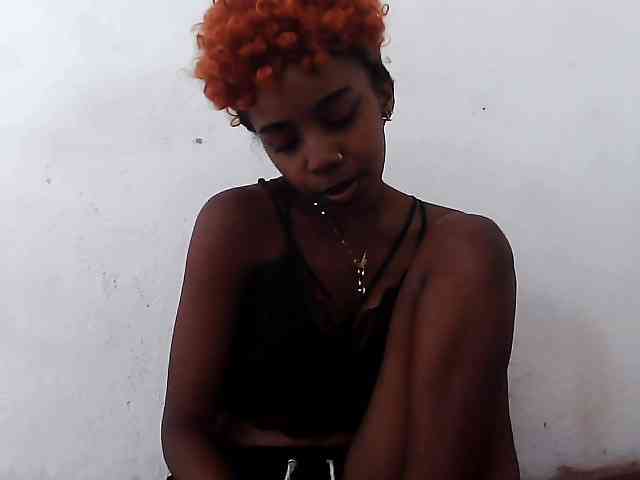 Elinah1 webcam