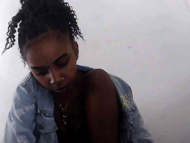 Elinah1 webcam