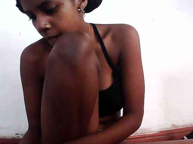 Elinah1 webcam