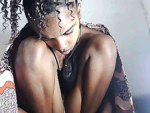 Elinah1 webcam