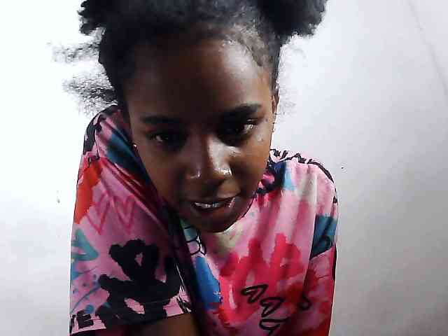 Elinah1 webcam