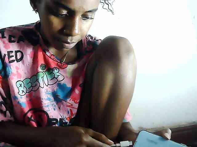 Elinah1 webcam