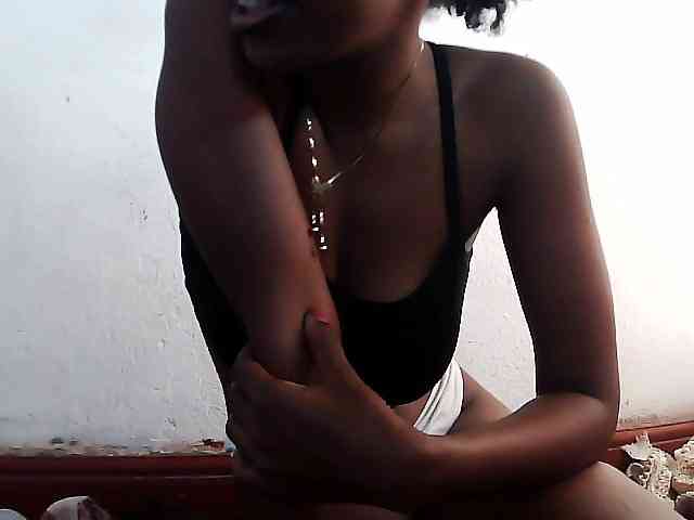 Elinah1 webcam