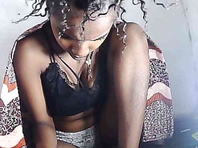 Elinah1 webcam