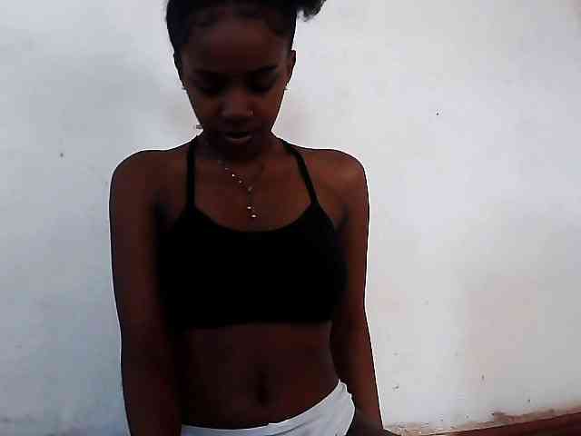 Elinah1 webcam