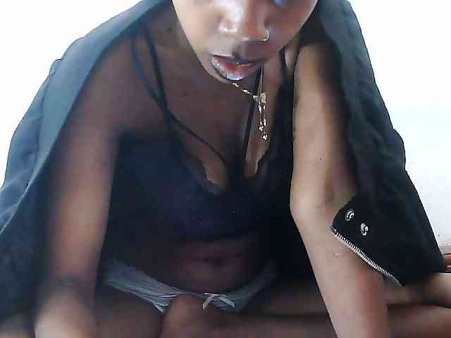 Elinah1 webcam