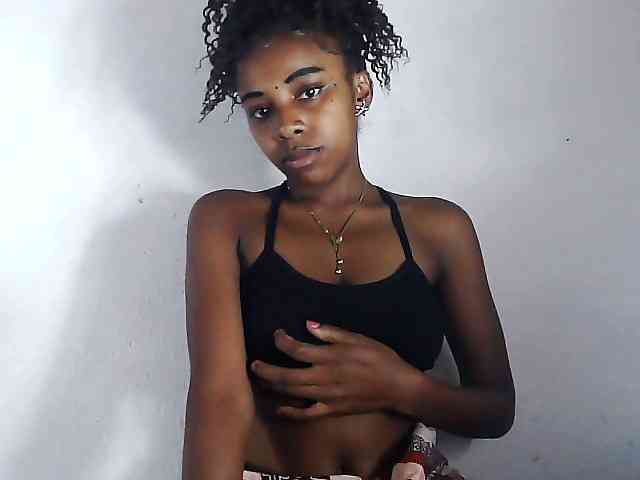 Elinah1 webcam
