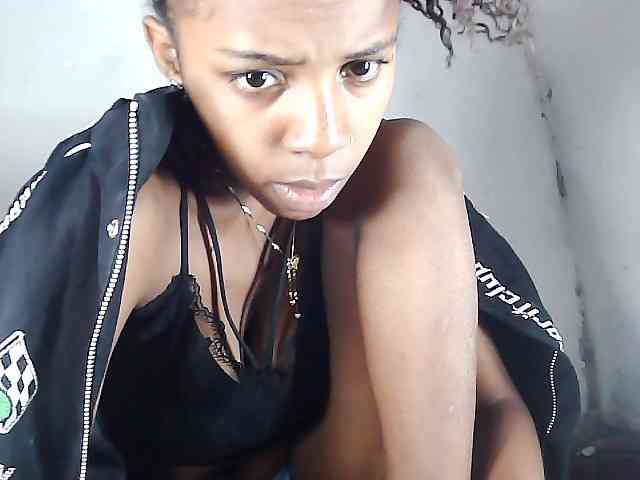Elinah1 webcam