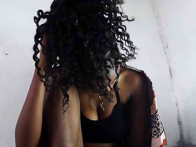Elinah1 webcam