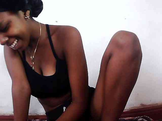 Elinah1 webcam