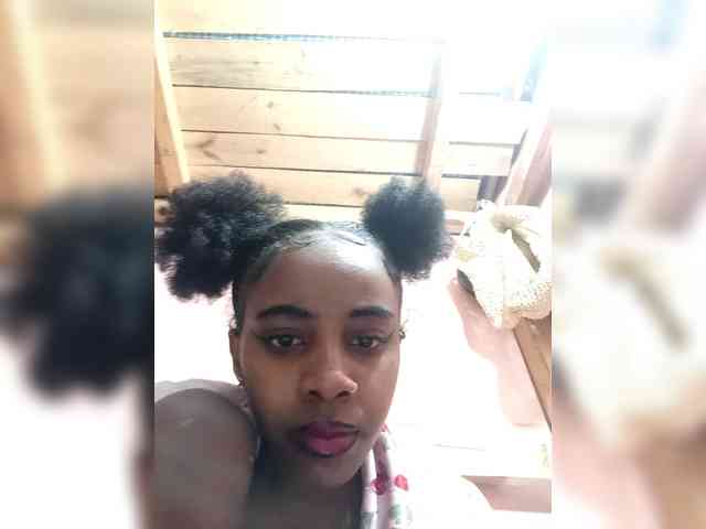 Elinah1 webcam