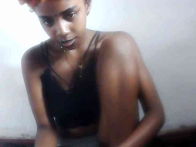 Elinah1 webcam