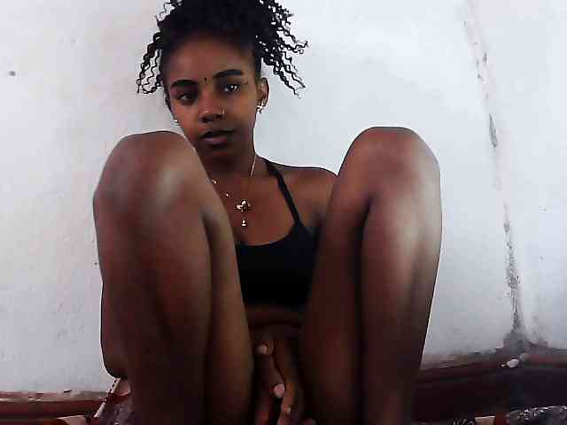 Elinah1 webcam