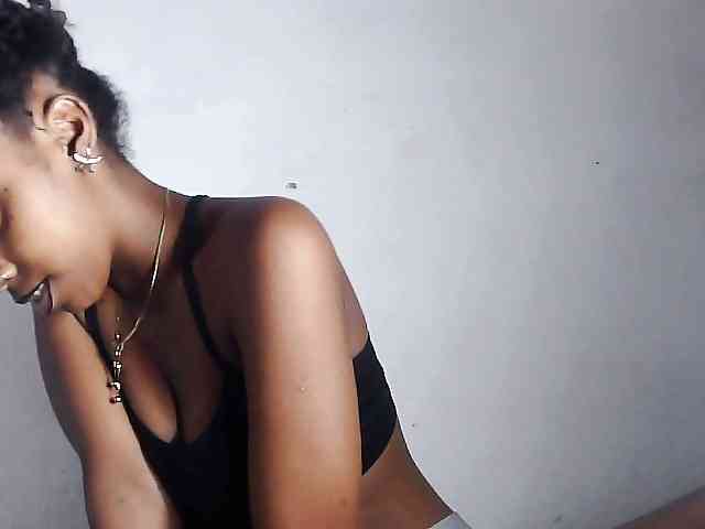 Elinah1 webcam